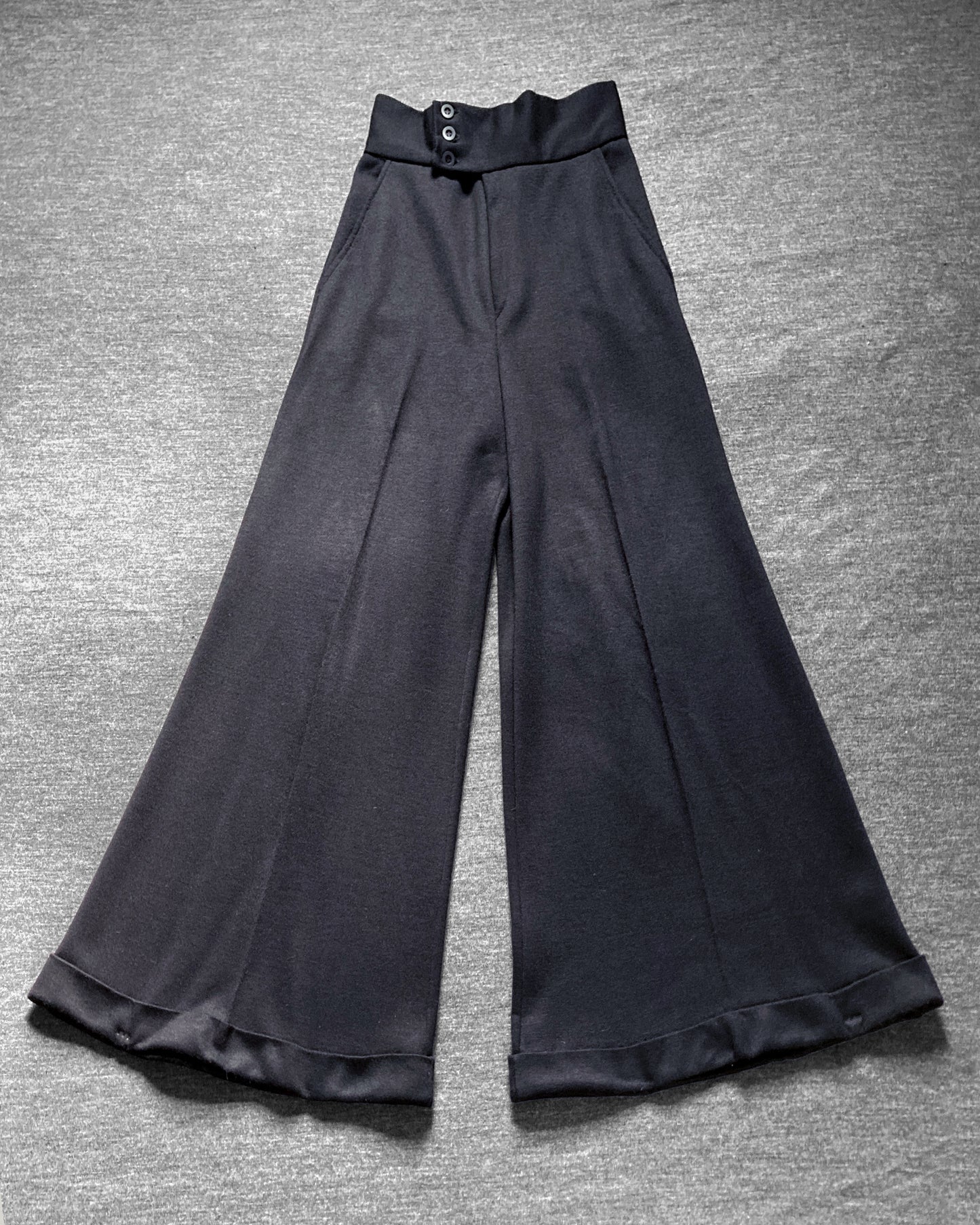 1970s Elephant Bells–Size 6
