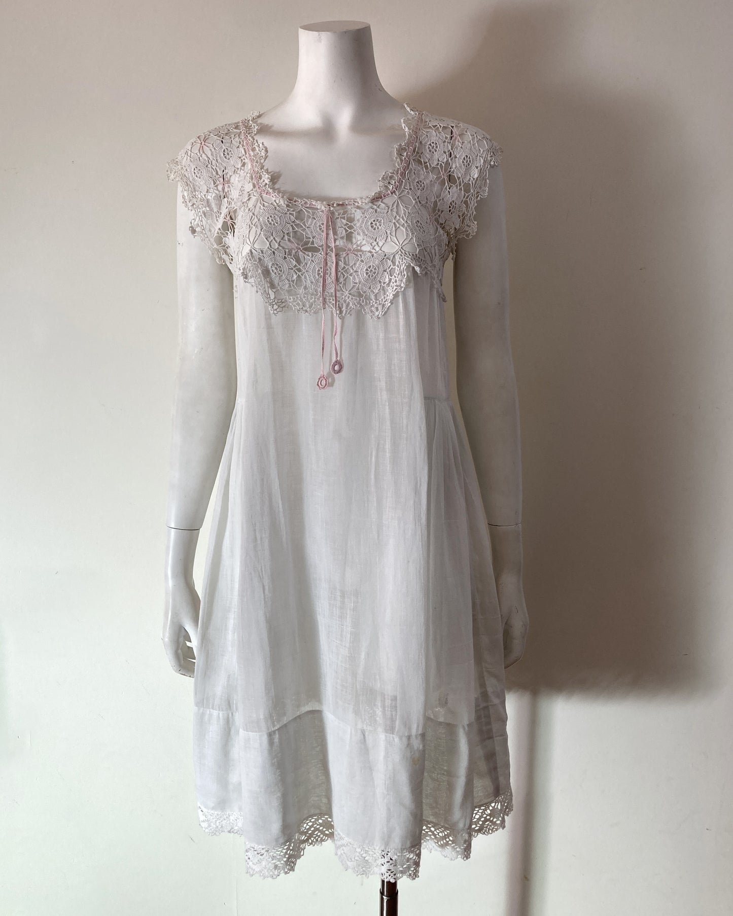 1920s Crochet Lace Nightdress–M