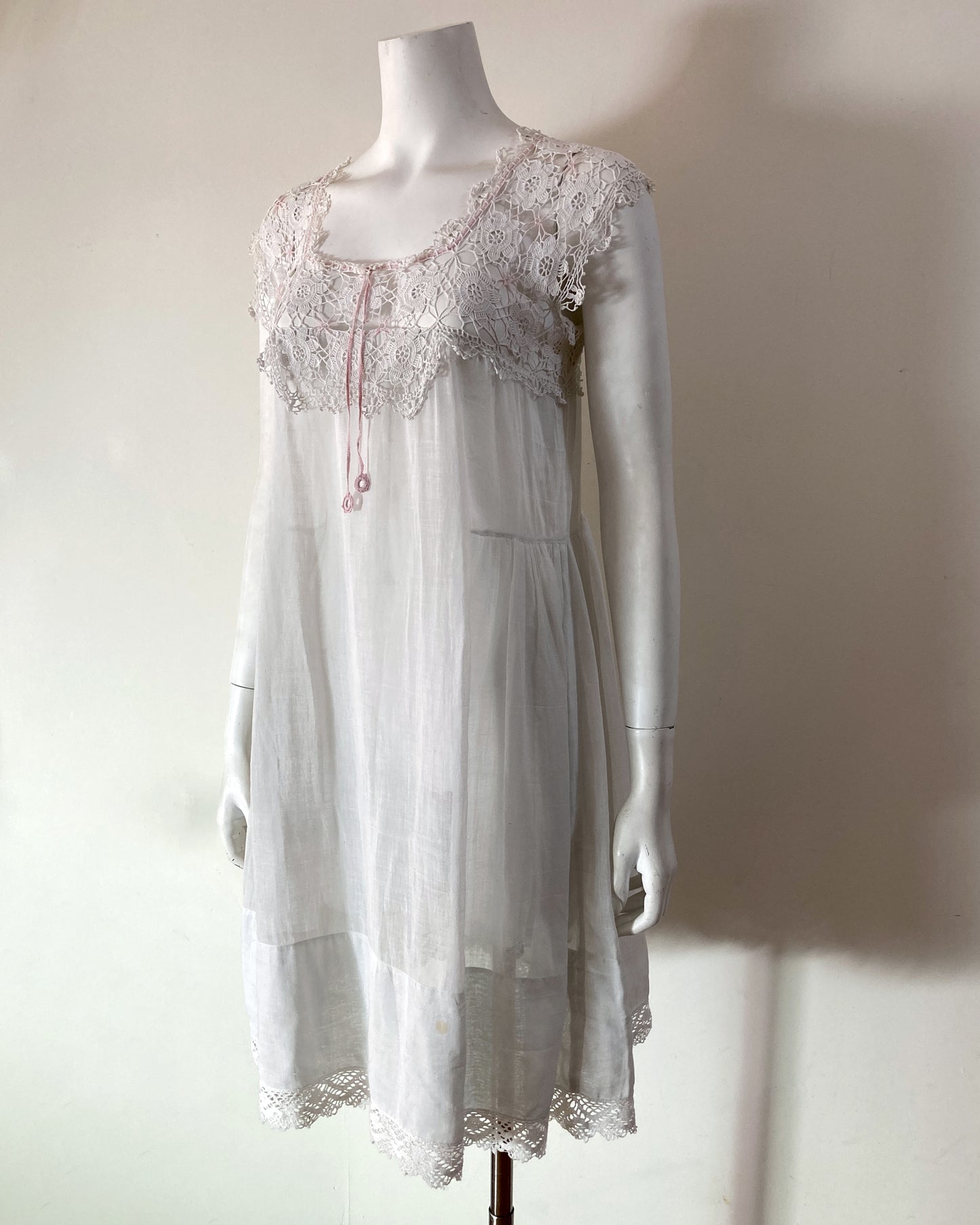1920s Crochet Lace Nightdress–M
